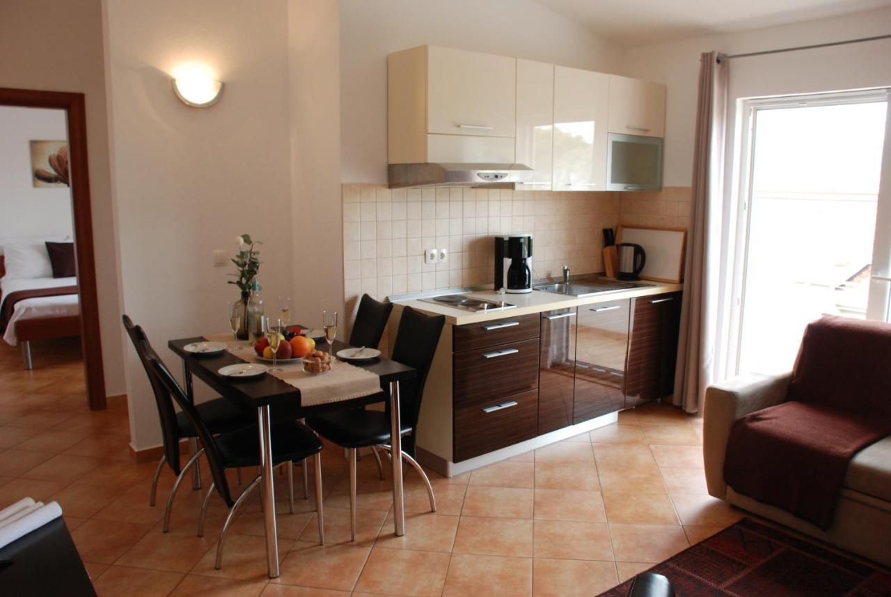Apartments Antonella Трогир Екстериор снимка