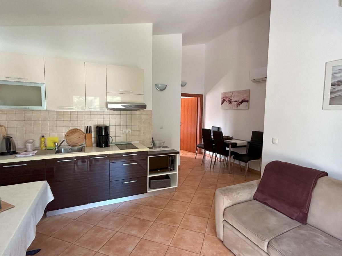 Apartments Antonella Трогир Екстериор снимка