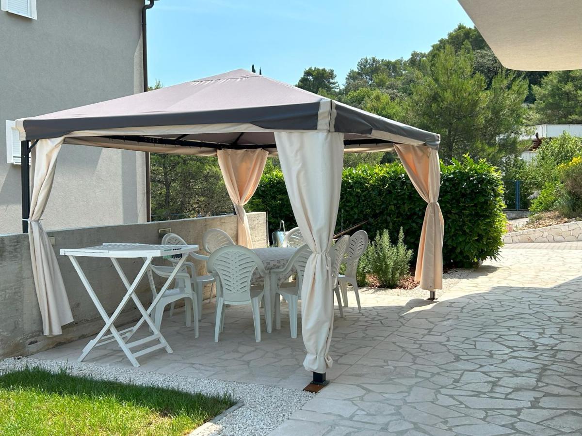 Apartments Antonella Трогир Екстериор снимка