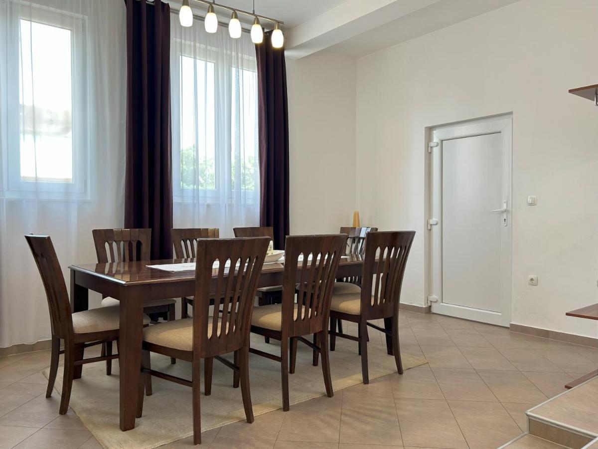 Apartments Antonella Трогир Екстериор снимка