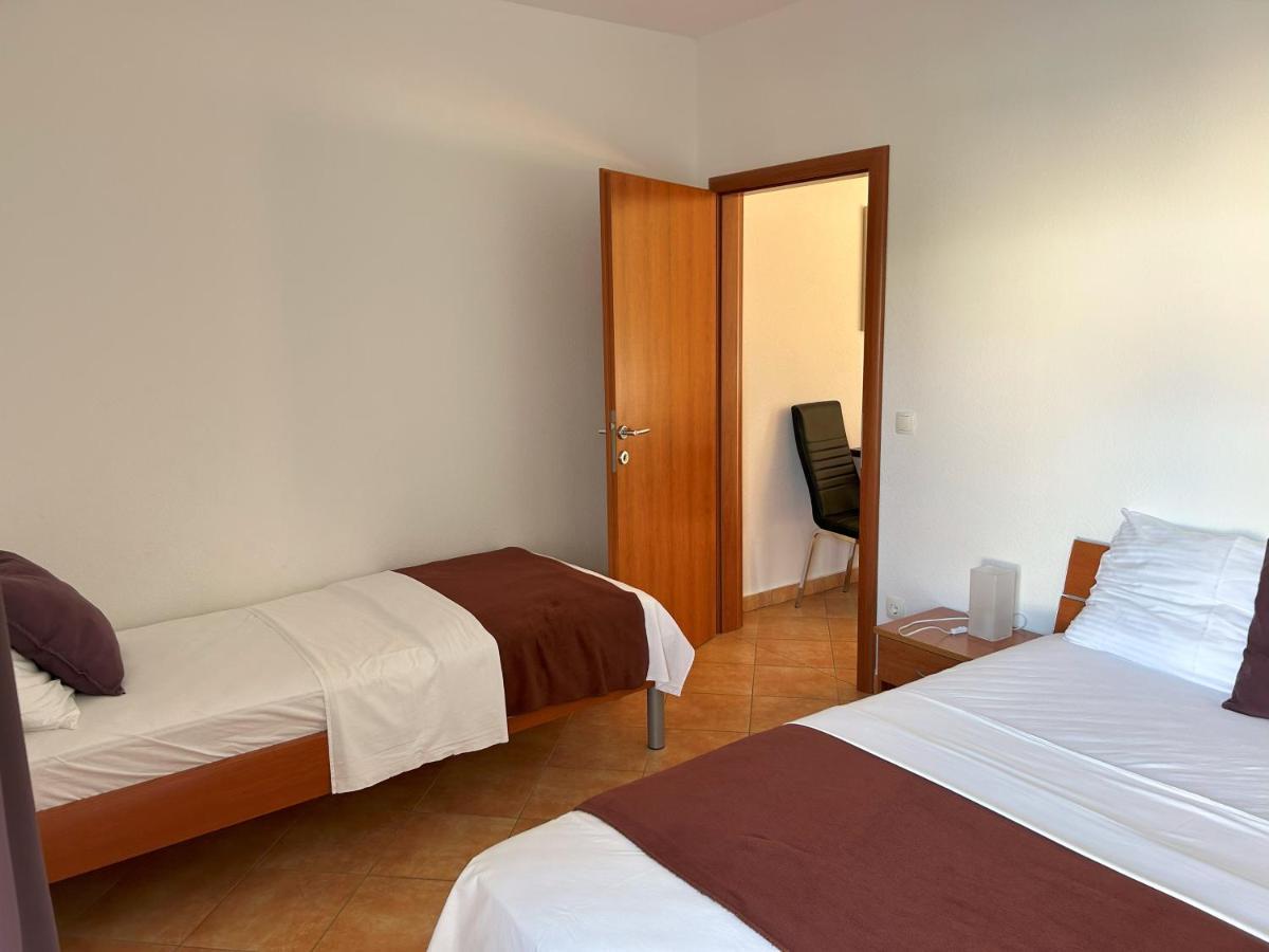 Apartments Antonella Трогир Екстериор снимка