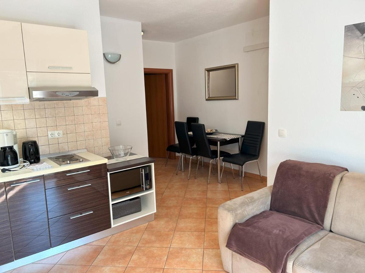 Apartments Antonella Трогир Екстериор снимка