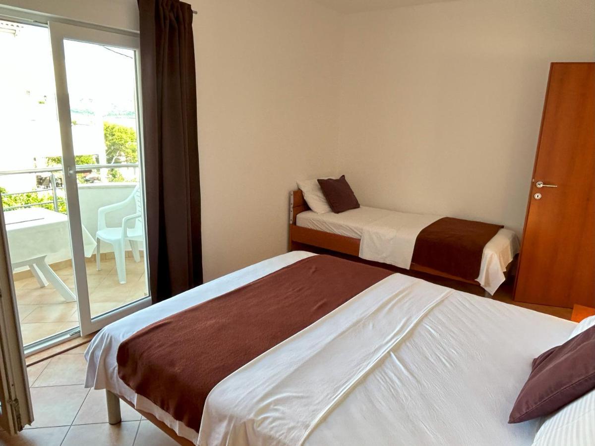 Apartments Antonella Трогир Екстериор снимка