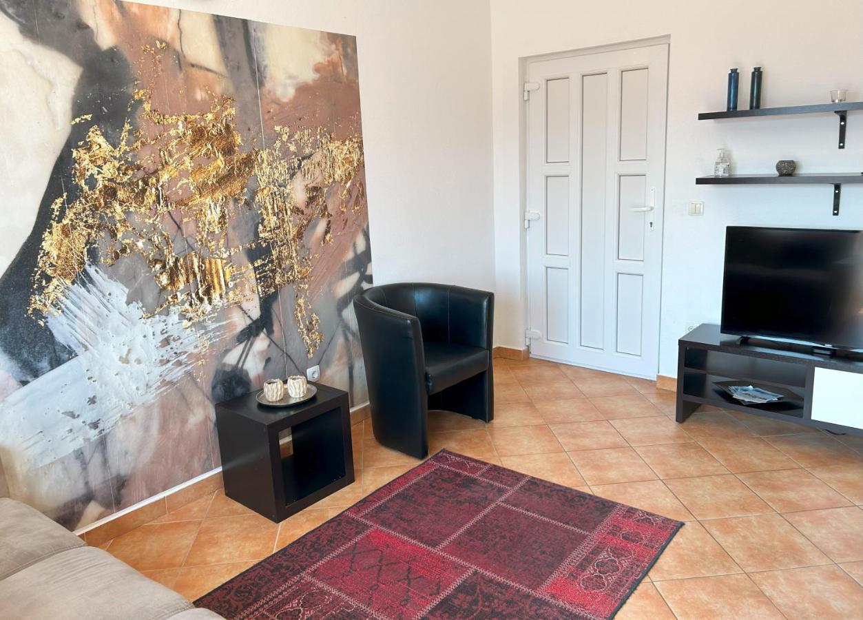 Apartments Antonella Трогир Екстериор снимка