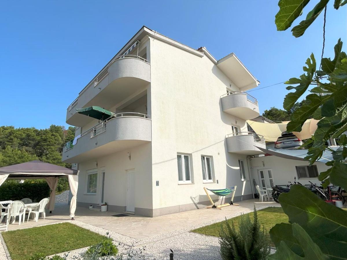 Apartments Antonella Трогир Екстериор снимка